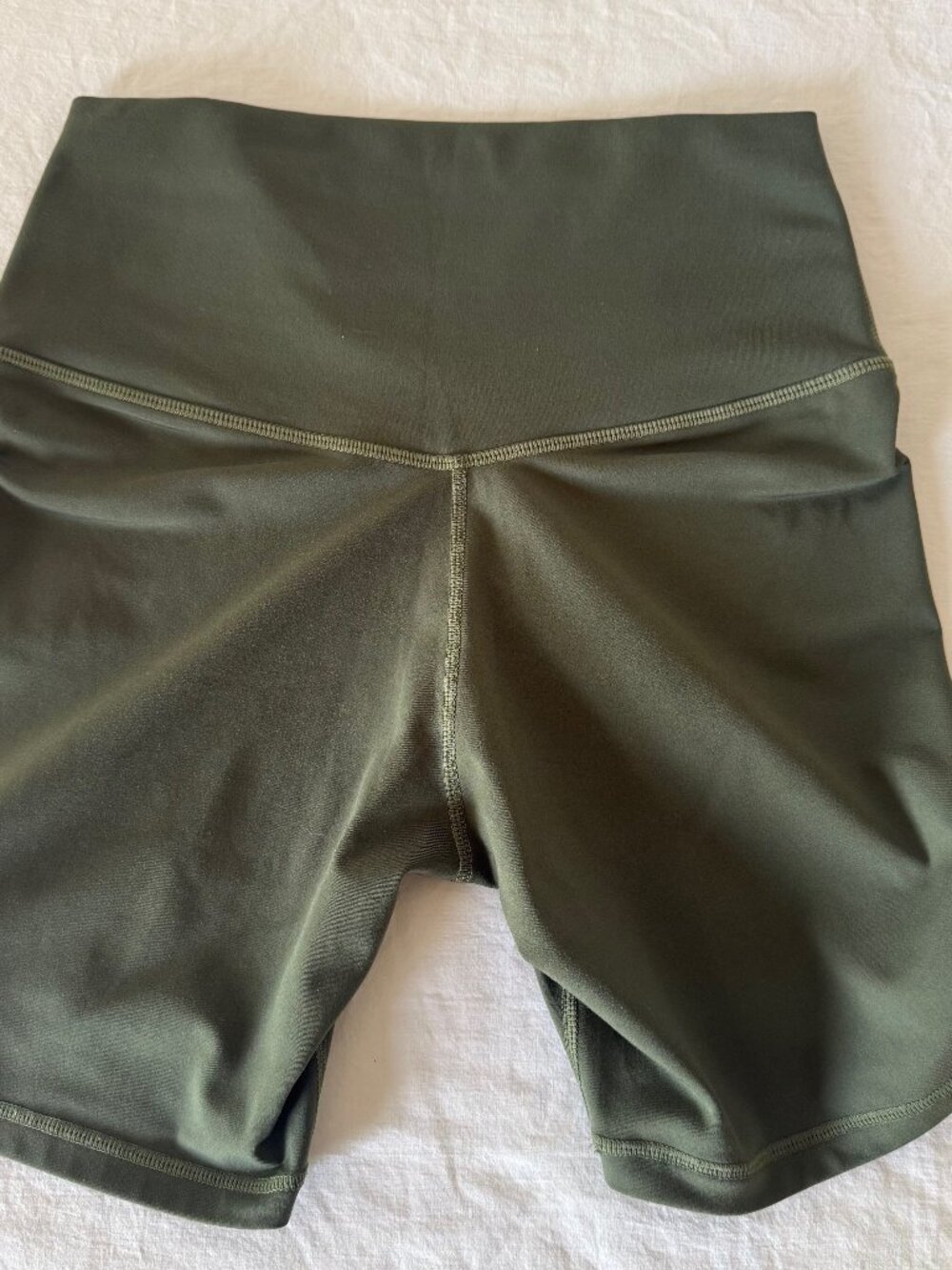 YUNOGA High Waisted Yoga Shorts 6 Inches size medium